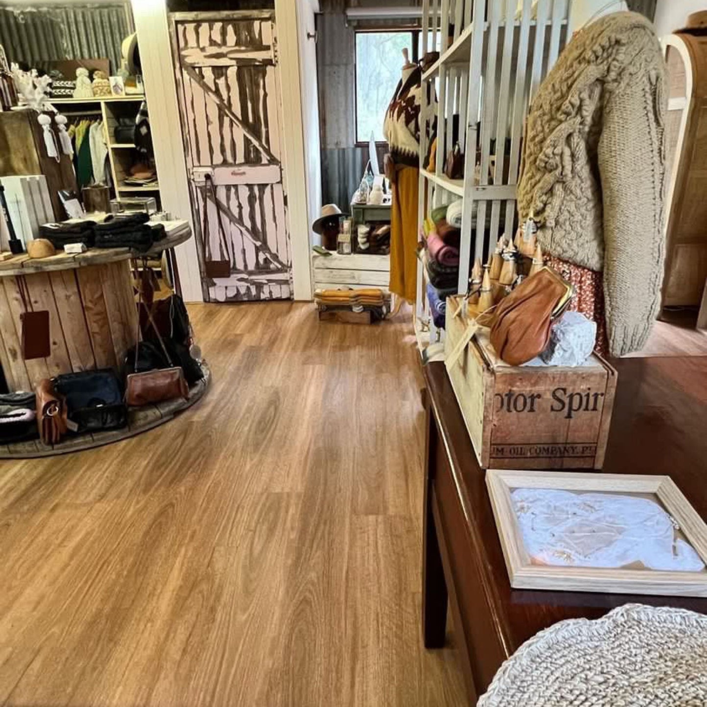 Hobo and Hatch (Boutique View 3)